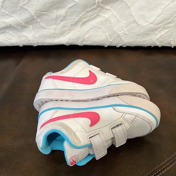 Nike Sneakers - Picture 8 of 11